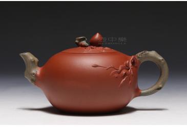 宜兴紫砂壶作品：春桃-韩惠琴